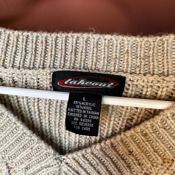 Vintage/Y2k sweater- Takeout - Picture 3 of 3